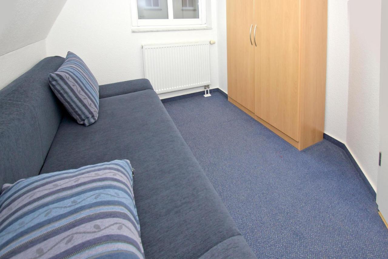 Hafennahe Ferienwohnung Mit Balkon Und Meerblick - Hafenhaeuser Wiek Wohnung 13 Wiek auf Rügen Exterior foto