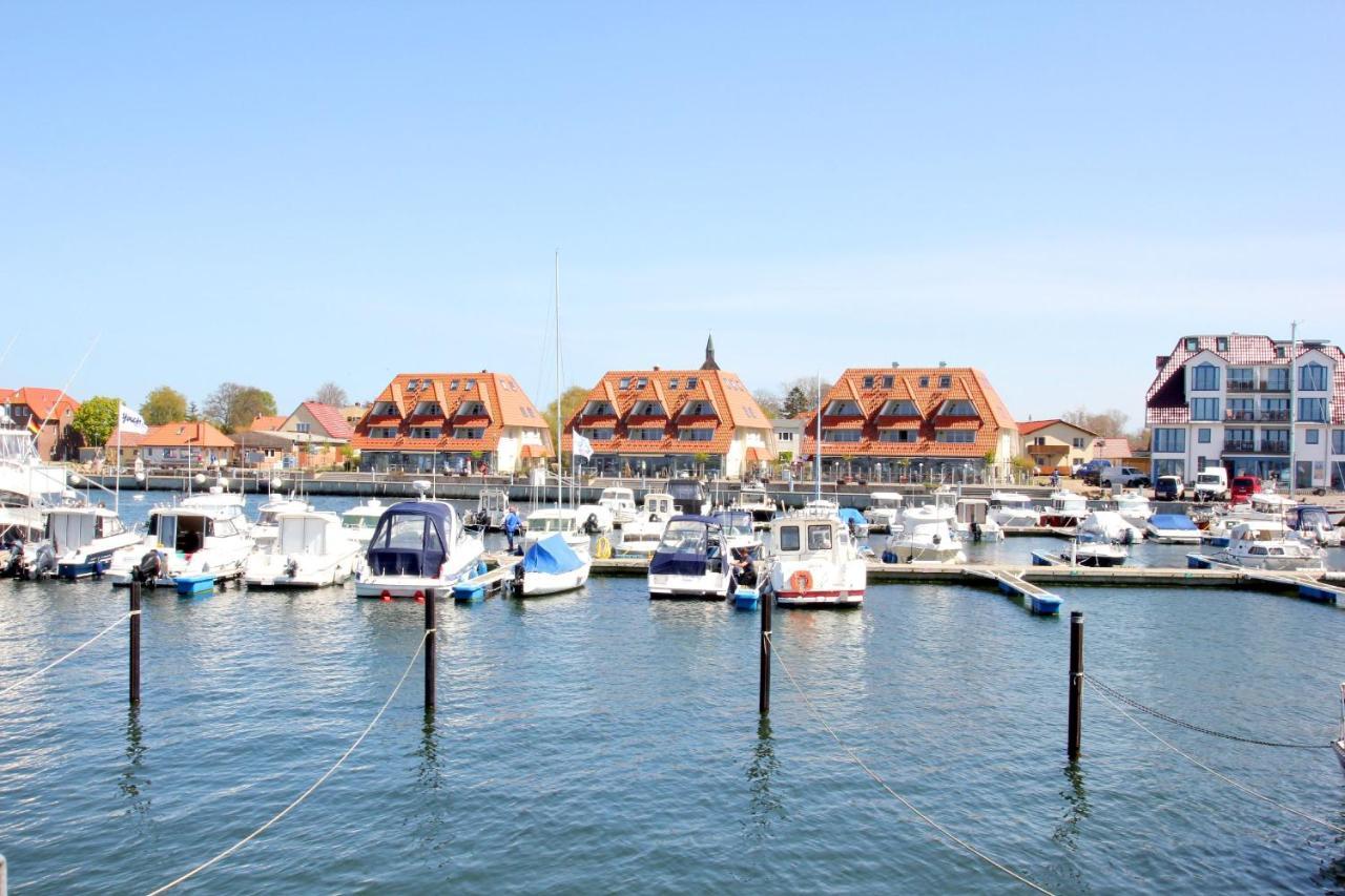 Hafennahe Ferienwohnung Mit Balkon Und Meerblick - Hafenhaeuser Wiek Wohnung 13 Wiek auf Rügen Exterior foto